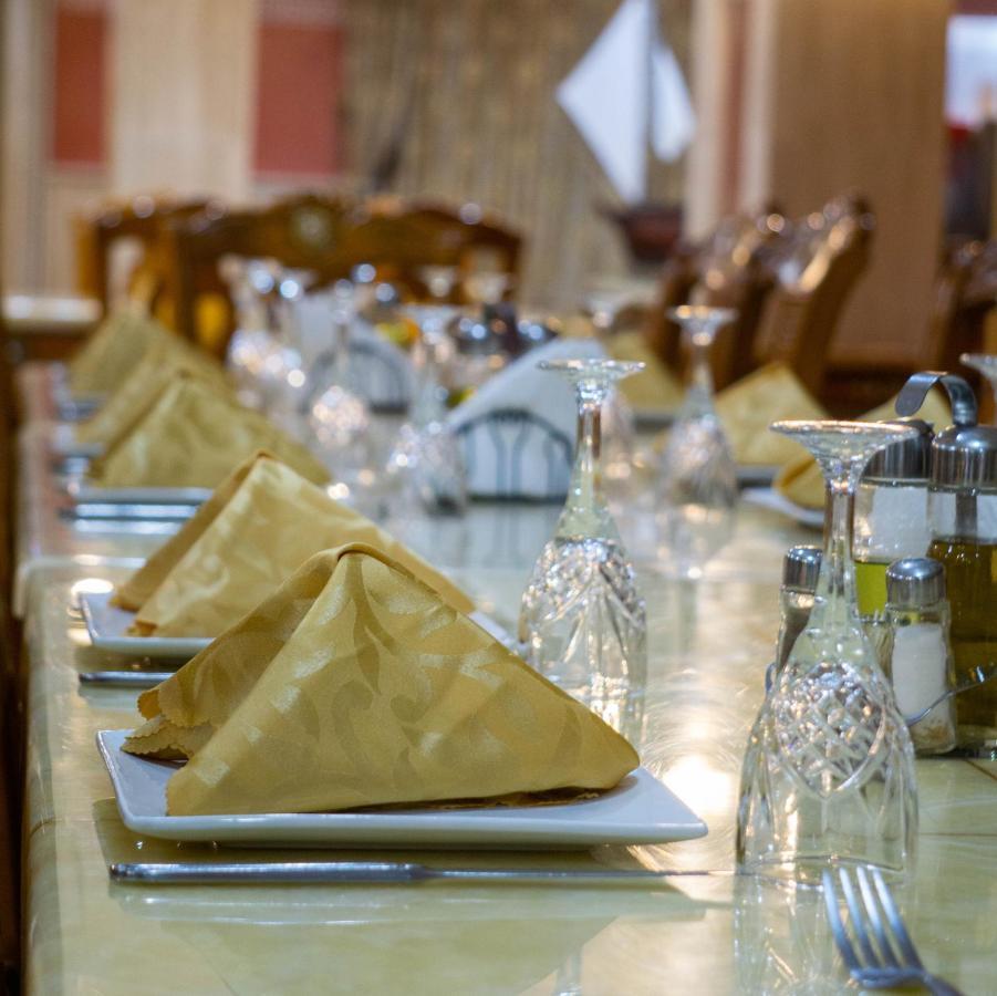Hotel Atenas Tétouan エクステリア 写真