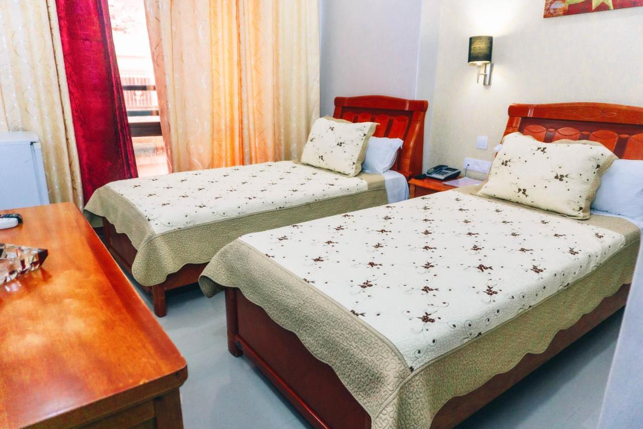 Hotel Atenas Tétouan エクステリア 写真