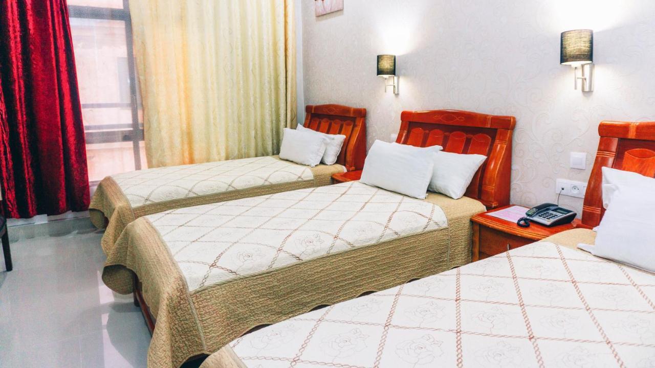 Hotel Atenas Tétouan エクステリア 写真